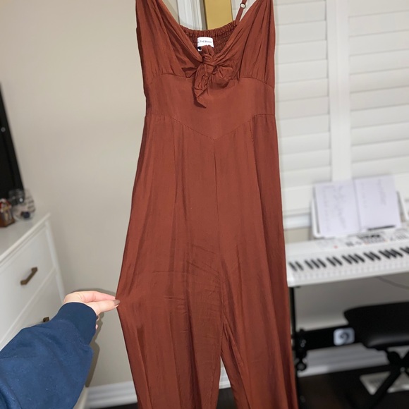 Wide leg burgundy jumpsuit - Picture 2 of 5